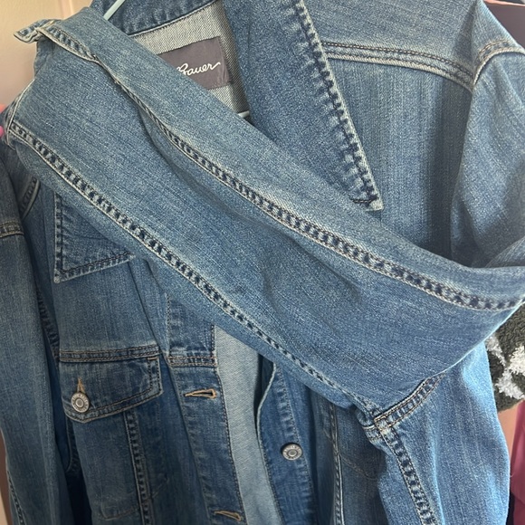 Eddie Bauer Jean Jacket Medium to Dark wash - Picture 2 of 4